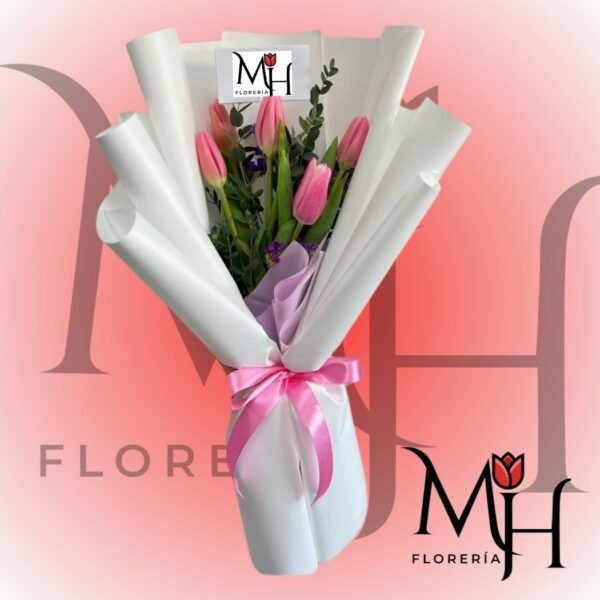 Ramo de 5 tulipanes, follaje y linda envoltura