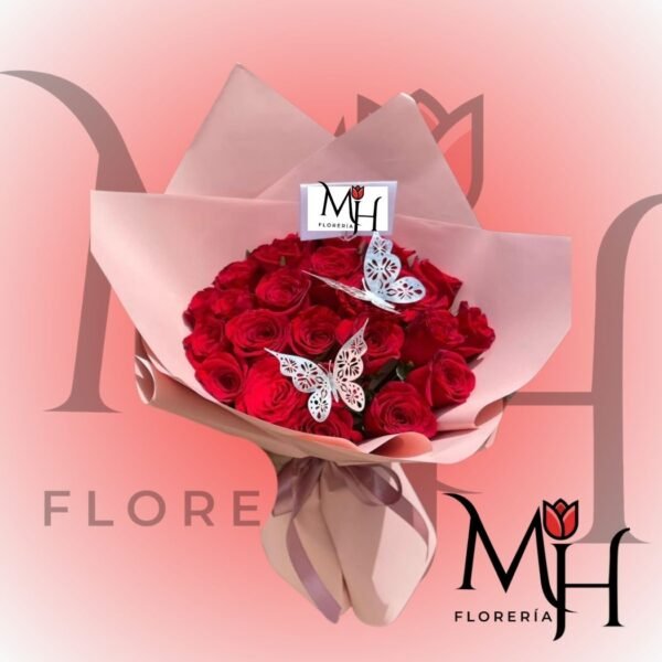 Ramo buchón de 30 rosas importadas, 2 mariposas y linda envoltura